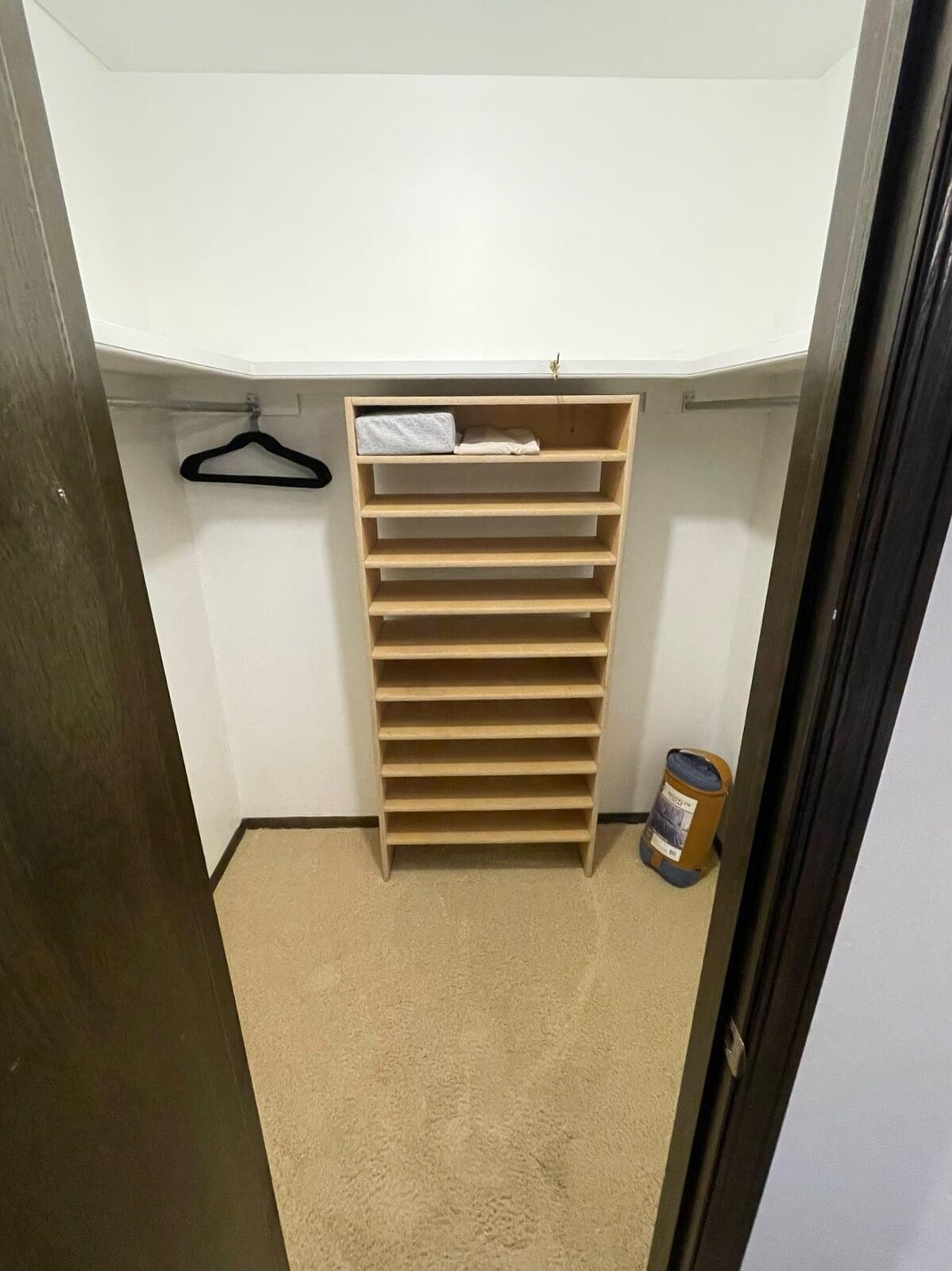 Walk-in Closet